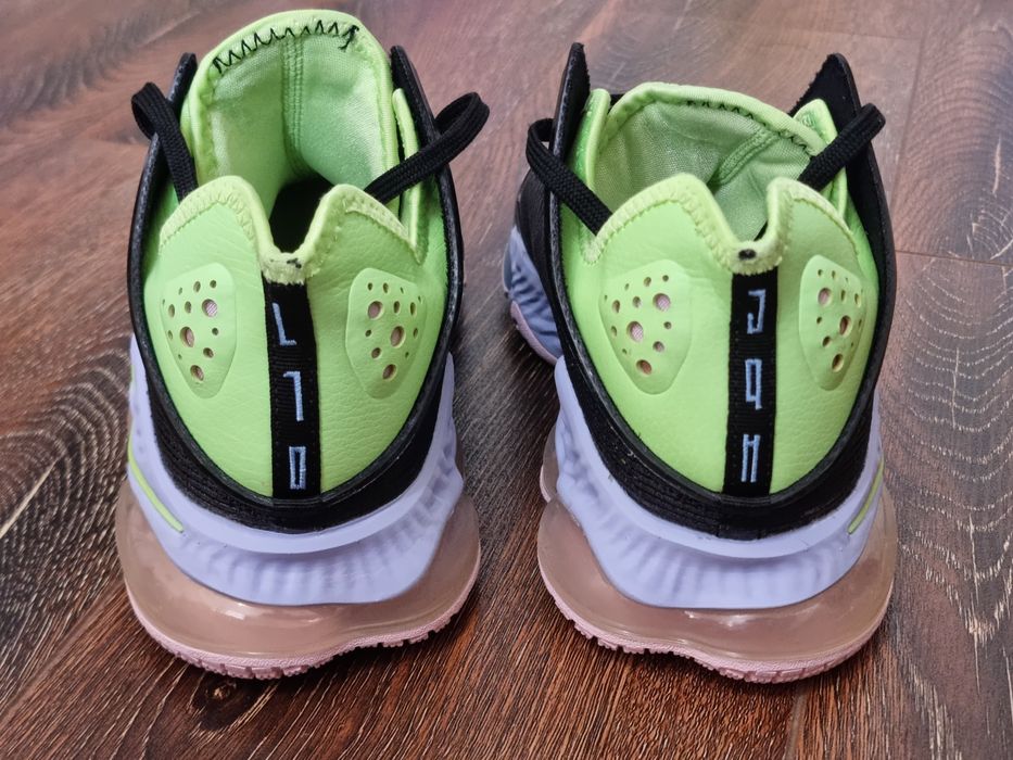 Оригінал 100% кросівки Nike LeBron 19 EUR 42