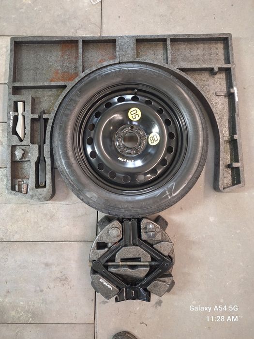 Koło dojazdowe dojazdówka Ford Kuga Mk2 zestaw lewarek klucz styropian