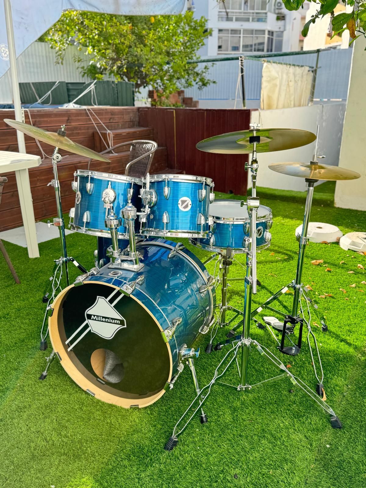 Bateria Acústica Millenium MX-Set completa com Pratos e nova.