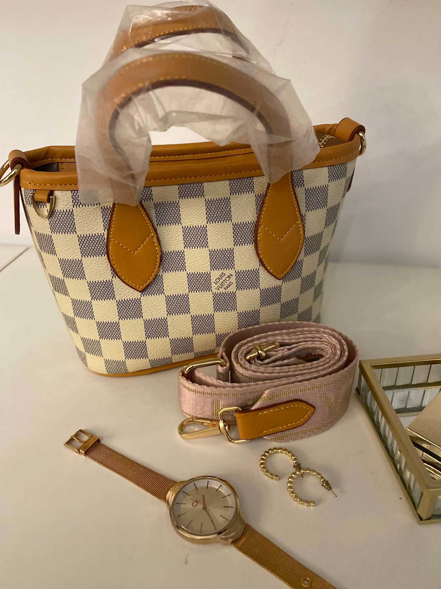 Mała torebka Louis Vuitton LV beżowa