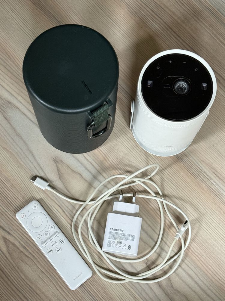 projektor Samsung Freestyle rzutnik inteligentny smart tv case etui