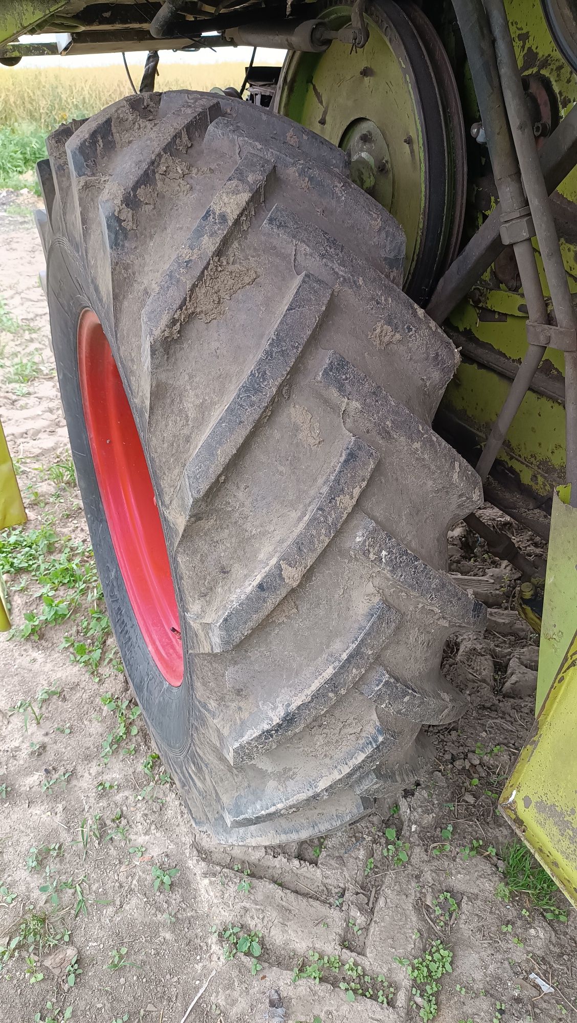 Koła kompletne Claas Dominator 85, 18,4-30, bizon