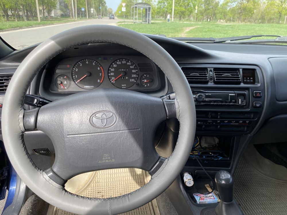 Toyota corolla e100