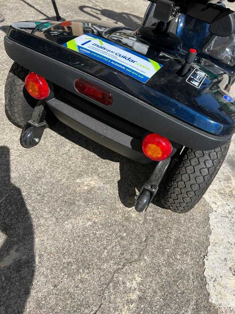 Scooter Elétrica de Mobilidade Leo Invacare (Azul)