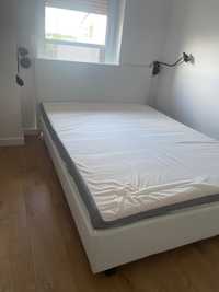 Łóżko białe z materacem
