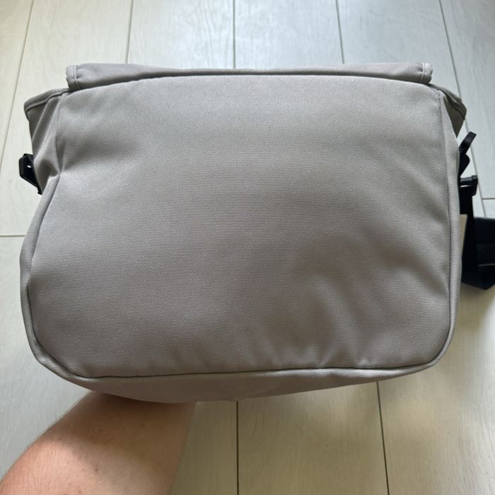 Сумка через плече EastPak Delegate 008 20L у 2-ох кольорах.