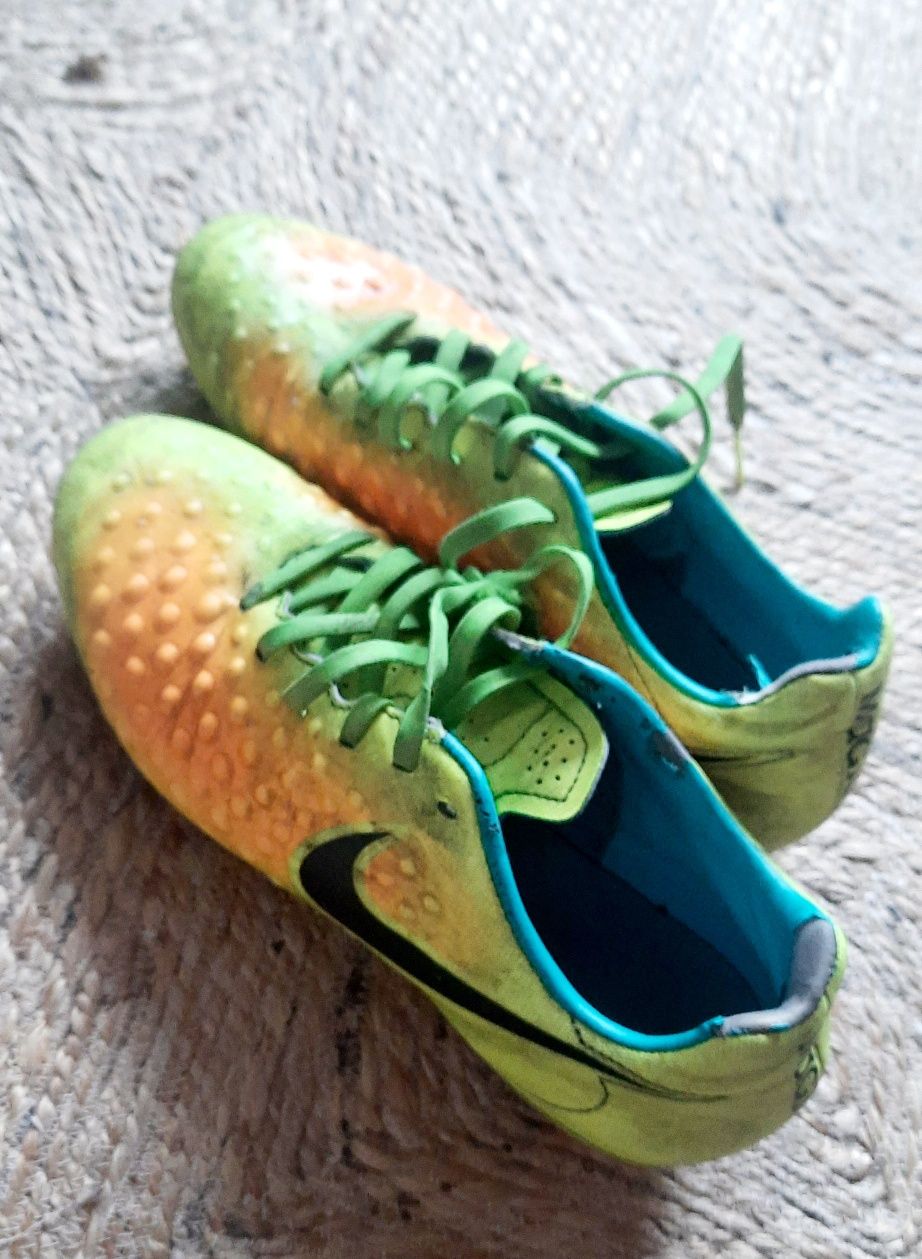 NIKE Magista korki r.39