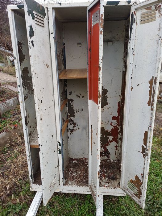 Шафа для інструментів