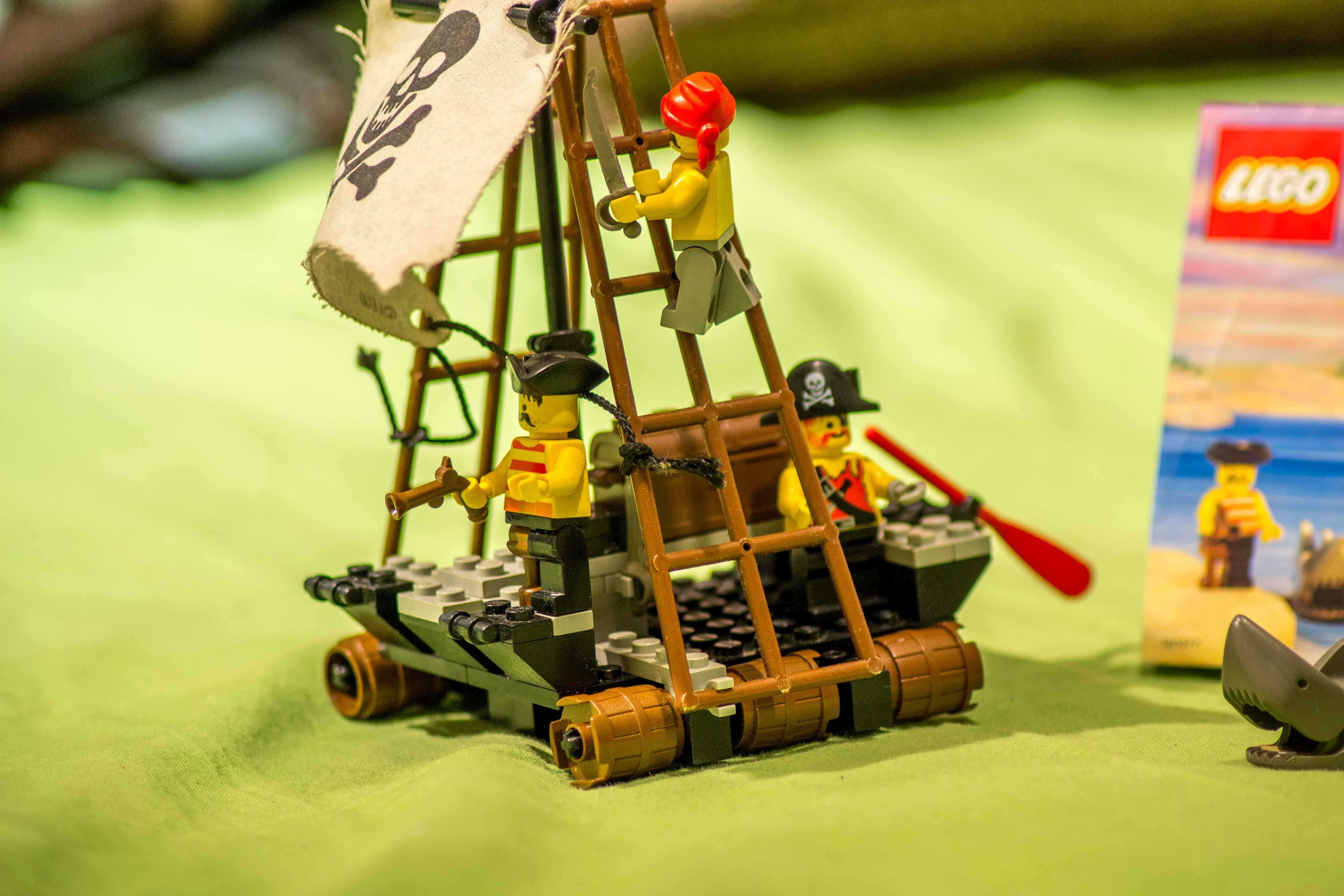 Lego 6261 Pirates Raft Raiders