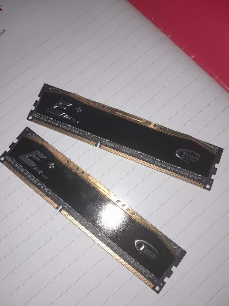 Оперативна пам'ять Team DIMM 4gb DDR3  x2