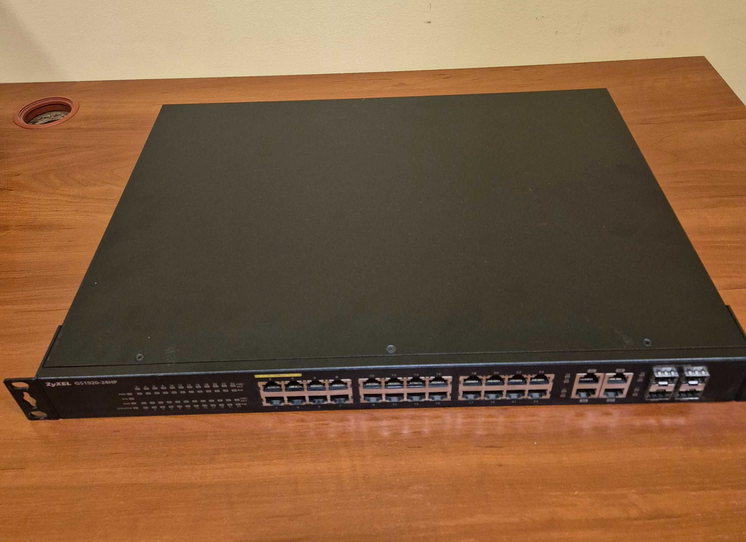 Switch przełącznik sieciowy 24-porty Zyxel GS1920-24HP PoE