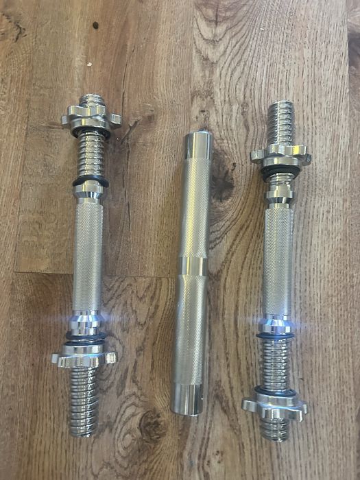 Sztanga metalowa zmieniajaca sie w hantle