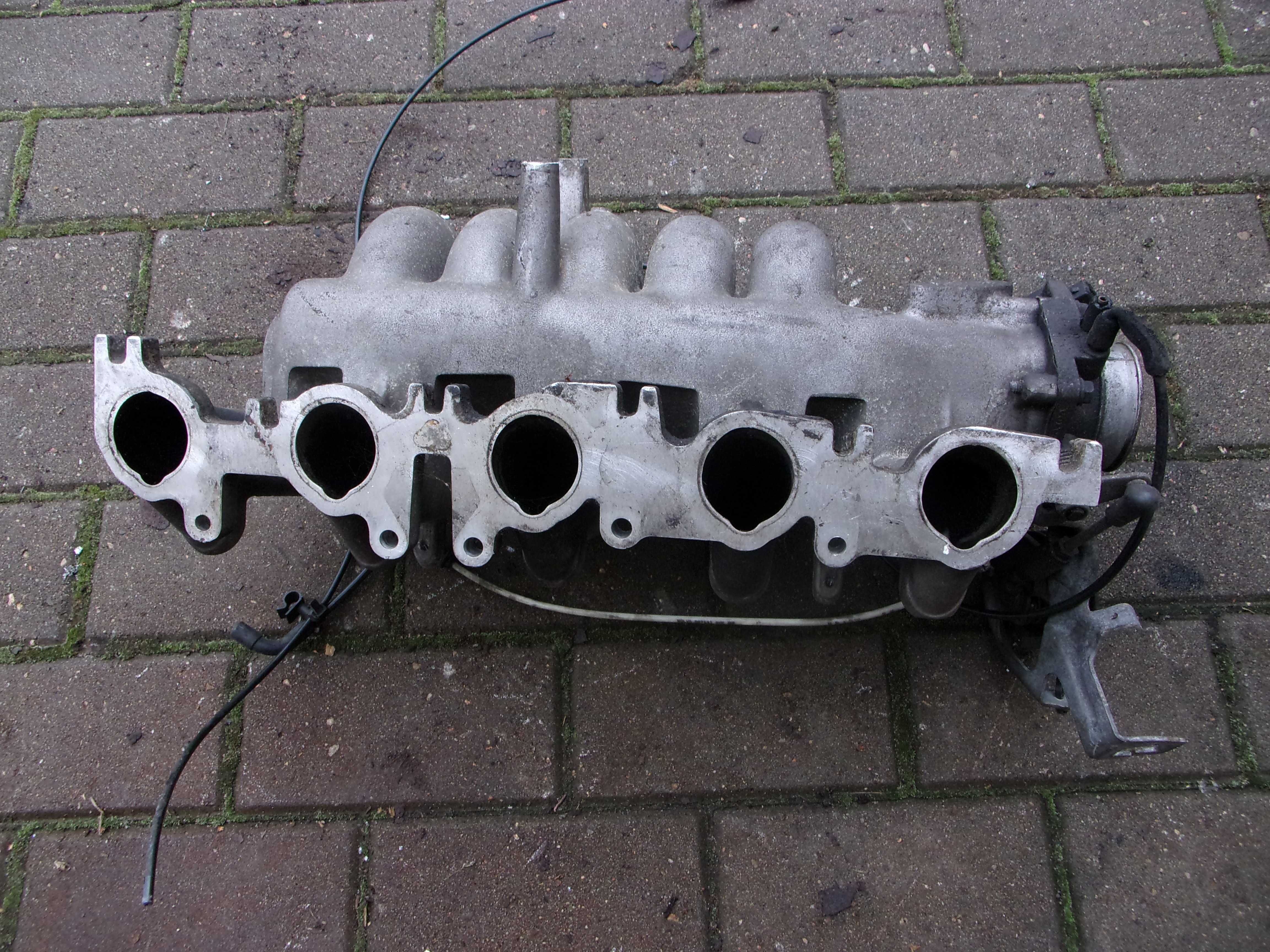 Przepustnica na linkę manualna kolektor Volvo 850 V70 S70 2.0 2.4 2.5B