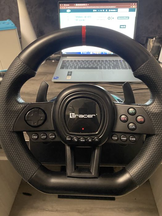 Продам руль ігровий Tracer з кробкою передач та педалями.