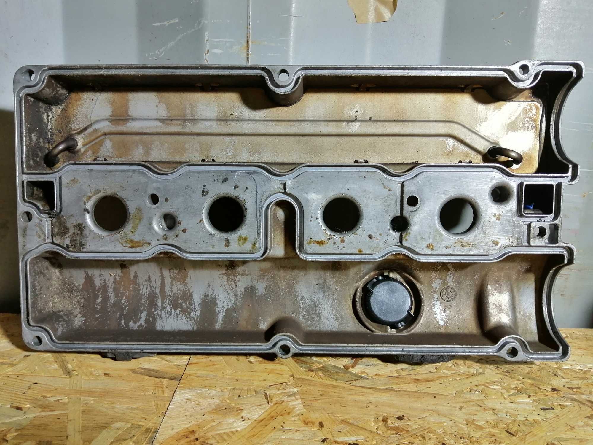 Pokrywa zaworów 1.8 Opel X18XE1 Z18XE