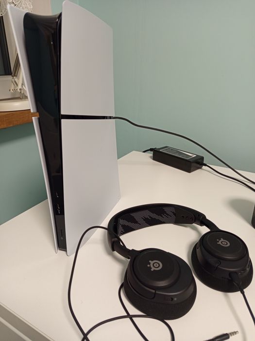 Ps5 slim digital+ słuchawki steel series nova 3