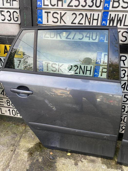 Двері передні задні ліві праві Skoda Fabia універсал