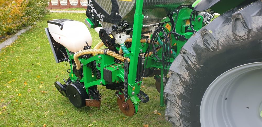 Siewnik punktowy do kukurydzy 4 rzędowy  Sfoggia sigma 5