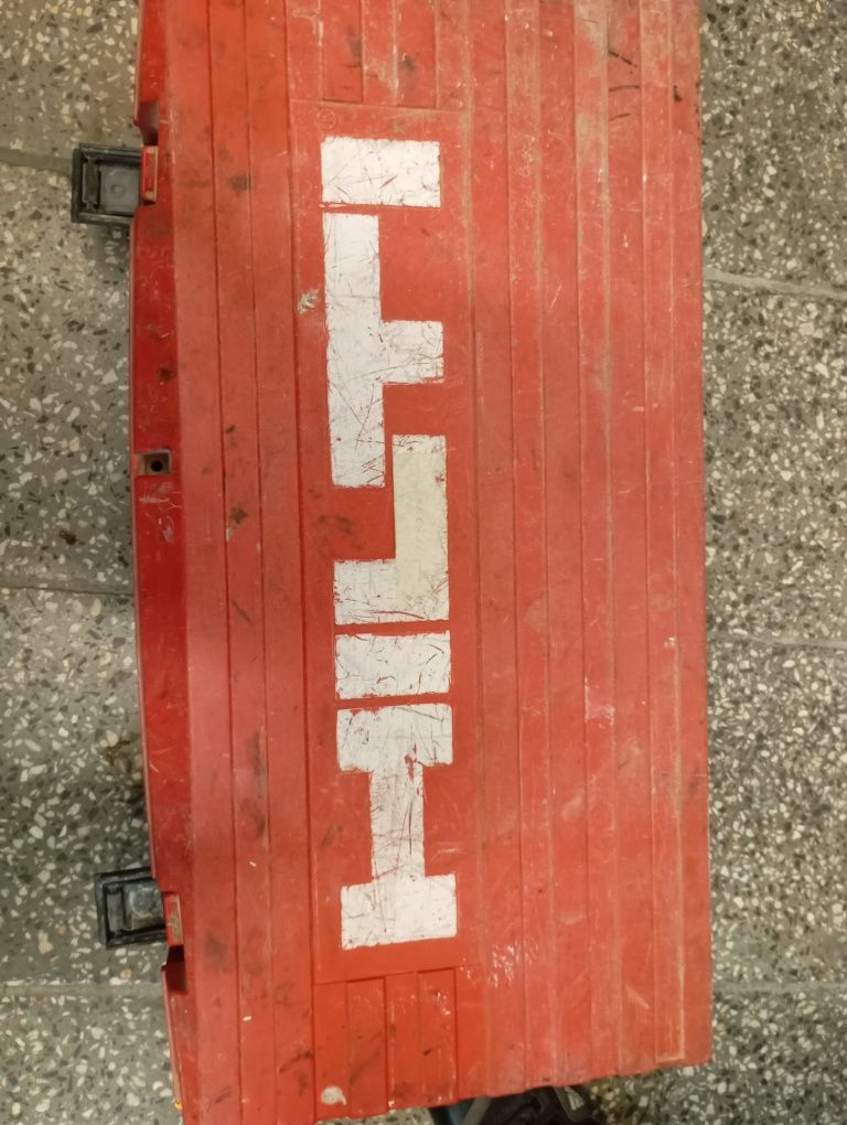 Młot udarowy Hilti TE 905-AVR
