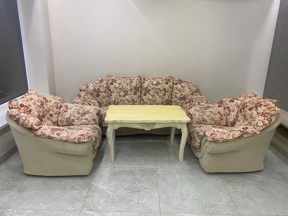 Диван крісла пуф столик набір меблів