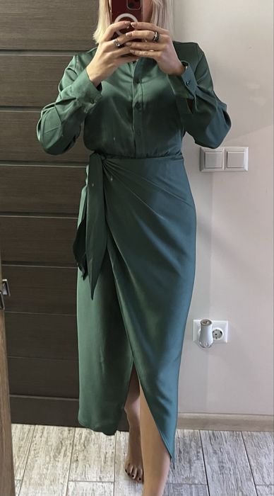 Атласна сукня міді Reserved