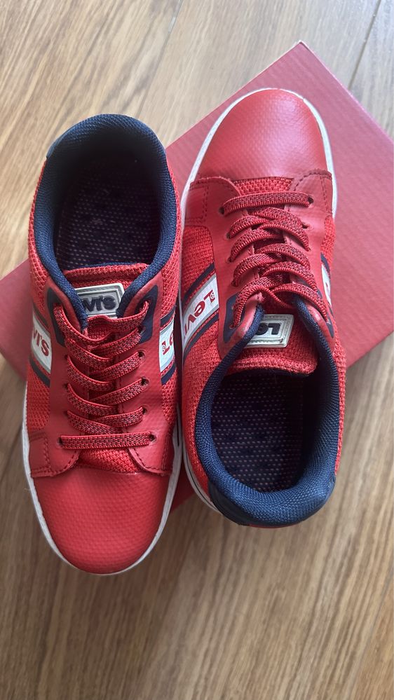 Кеди дитячі levis 34р