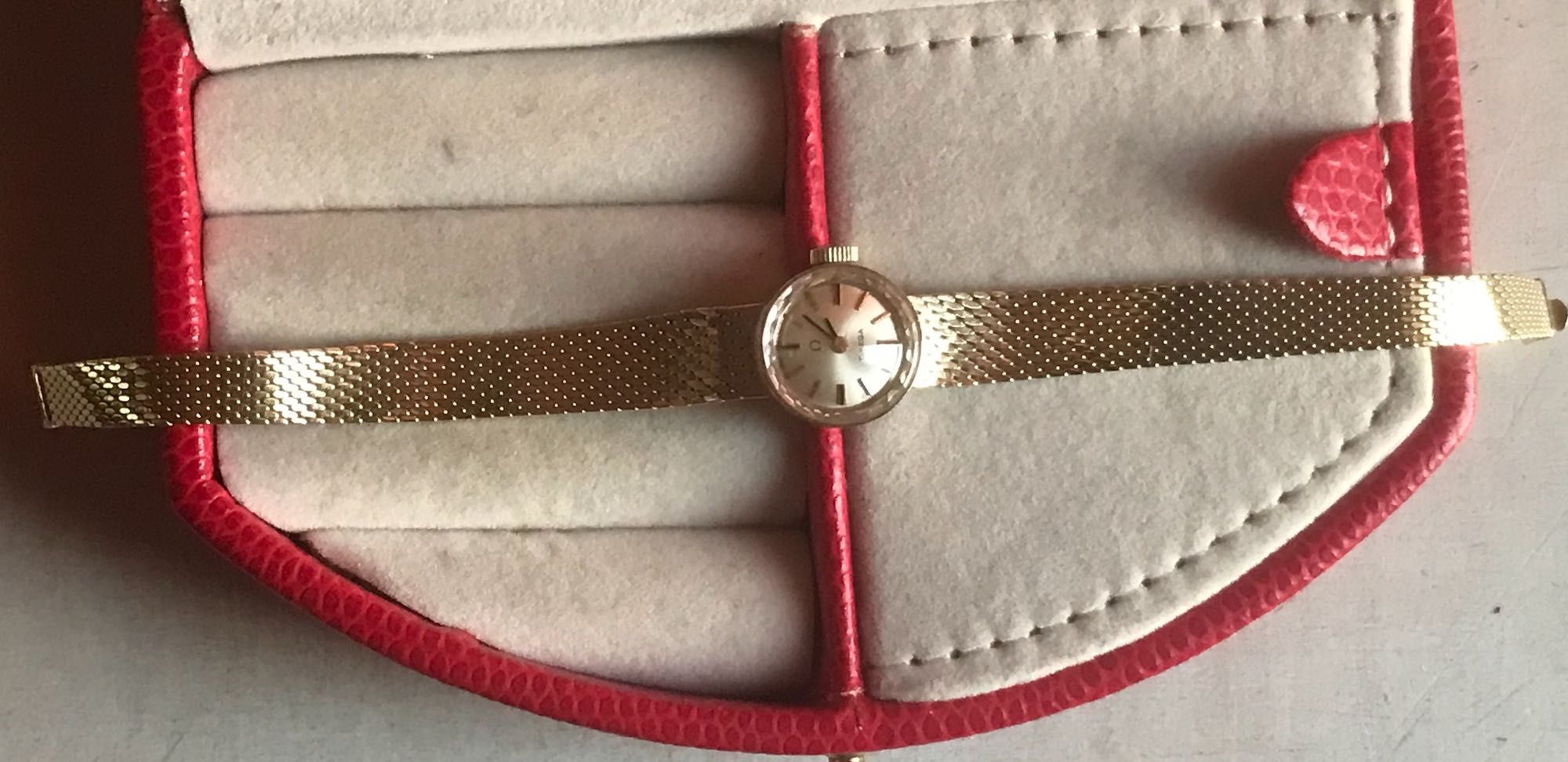 omega złoty zegarek damski naręczny złoto 585 bransoletka nakręcany