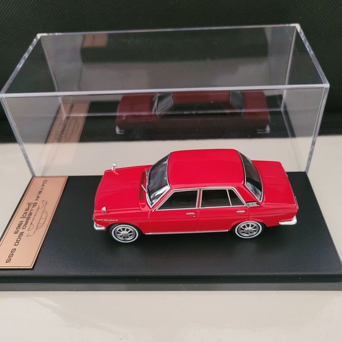Carro miniatura Datsun