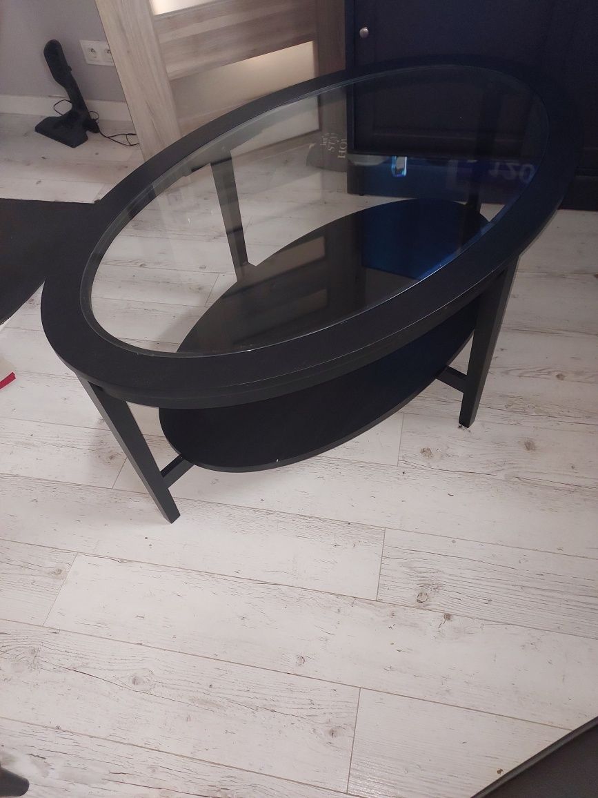 Stół drewniany ze szkłem