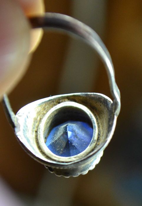 Кольцо серебряное. Корунд (искусственный сапфир). Серебро 875. 4,2 гм.