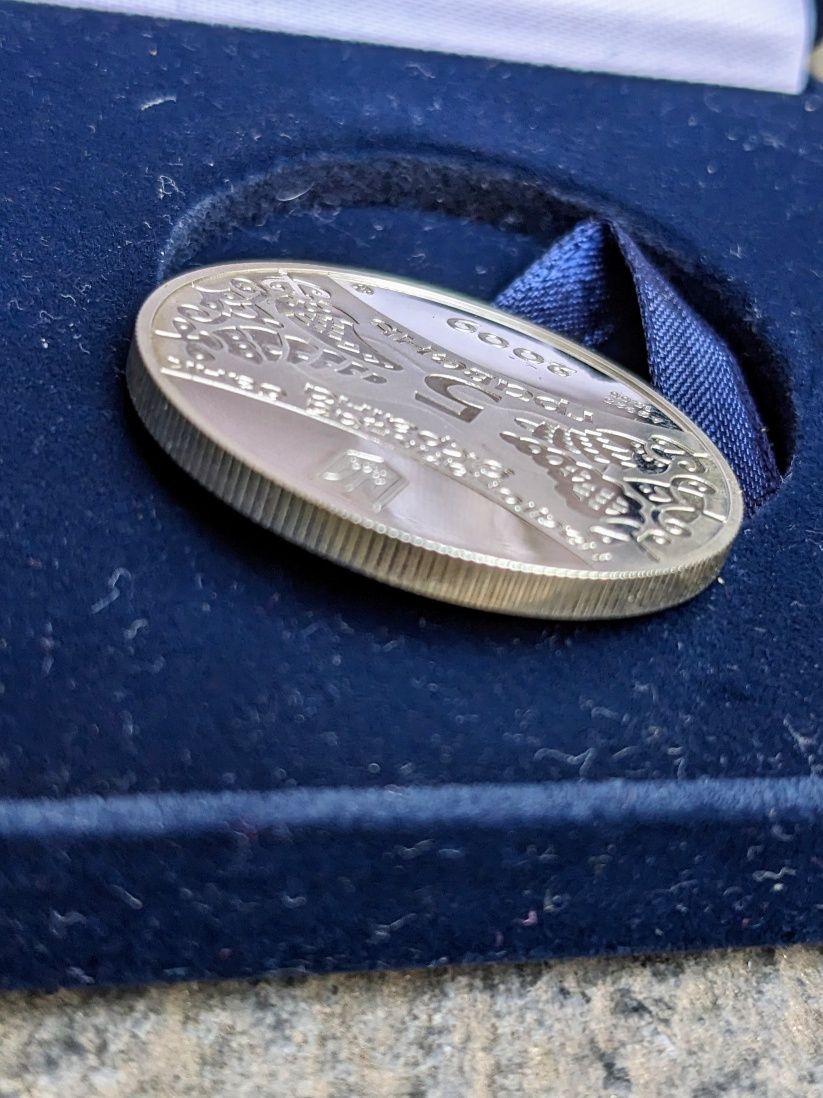 Срібна монета 5 грн  Рік Бика 2009
