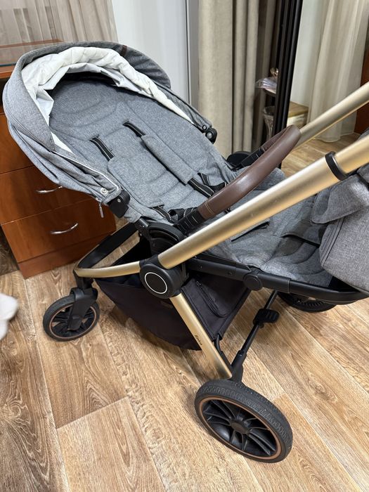 Подам детскую коляску Carello Epica 3 в 1