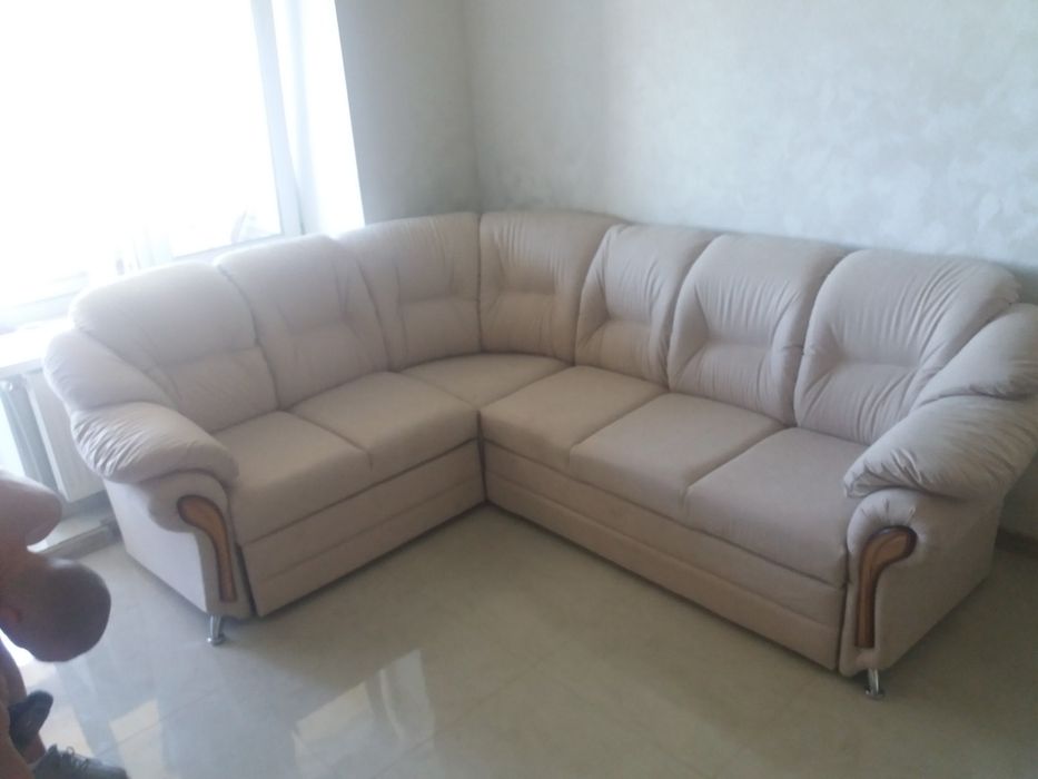 перетяжка та ремонт м'ягких меблів дивана крісла офісні меблі стульця