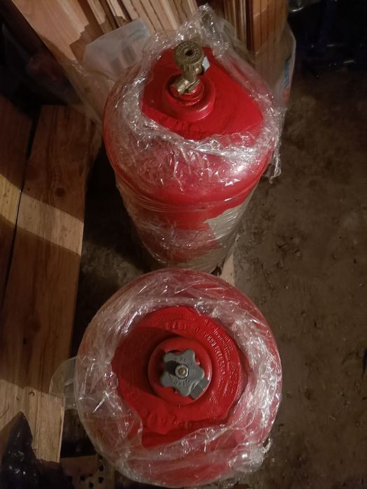 Продам б/в балон без газу об'ємом 50 літрів з новим клапаном!