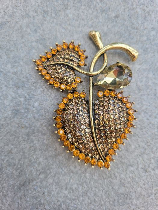 Broszka liście serce