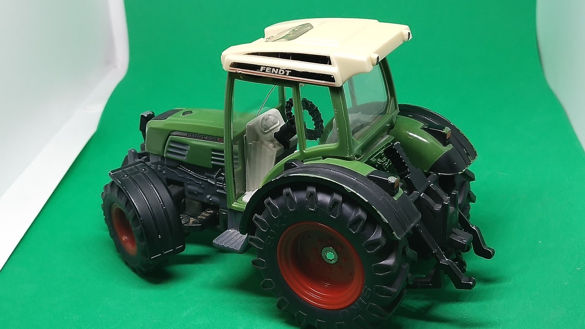 Traktor Fendt siku 1 32