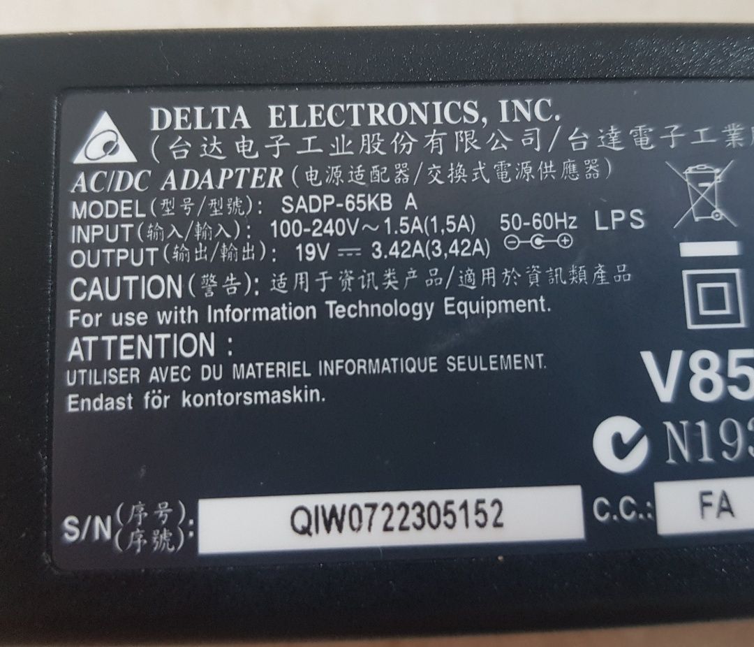 Delta Electronics SADP-65KB A 19V 3.42A 65W