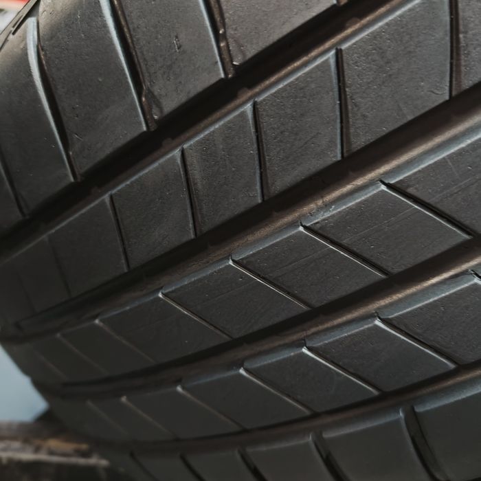 225/45/18 Sprzedam parę opon letnich Bridgestone
