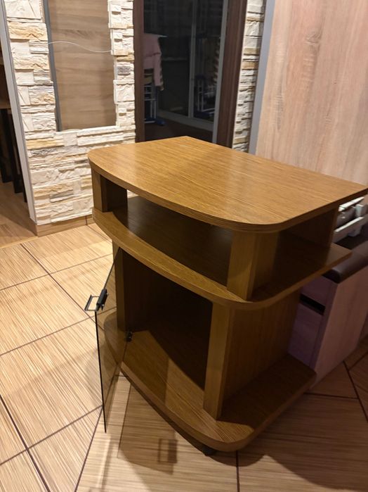 Stolik pod telewizor