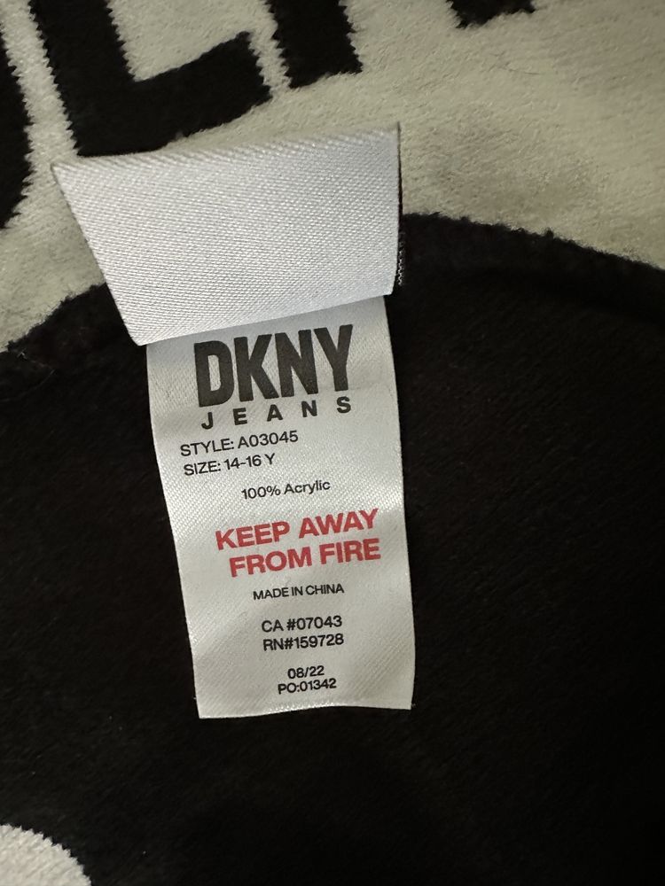 Komplet DKNY szalik+czapka