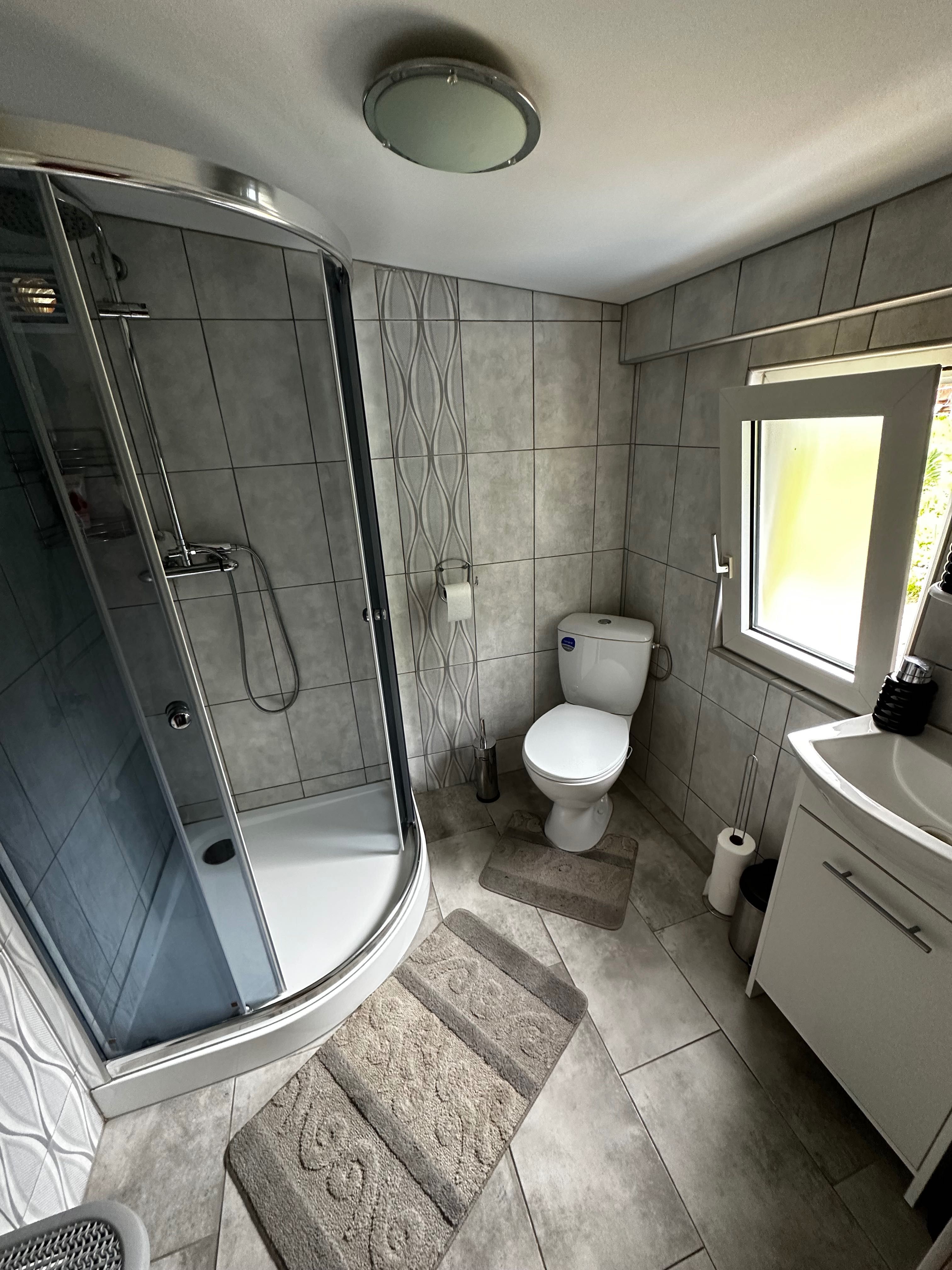 Całoroczny domek do wynajęcia Bieszczady + Balia z Jacuzzi