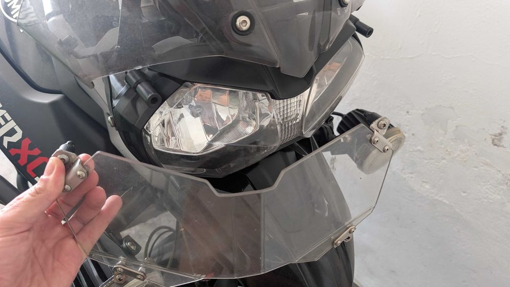 Protecção Farol Tiger 800 - Touratech