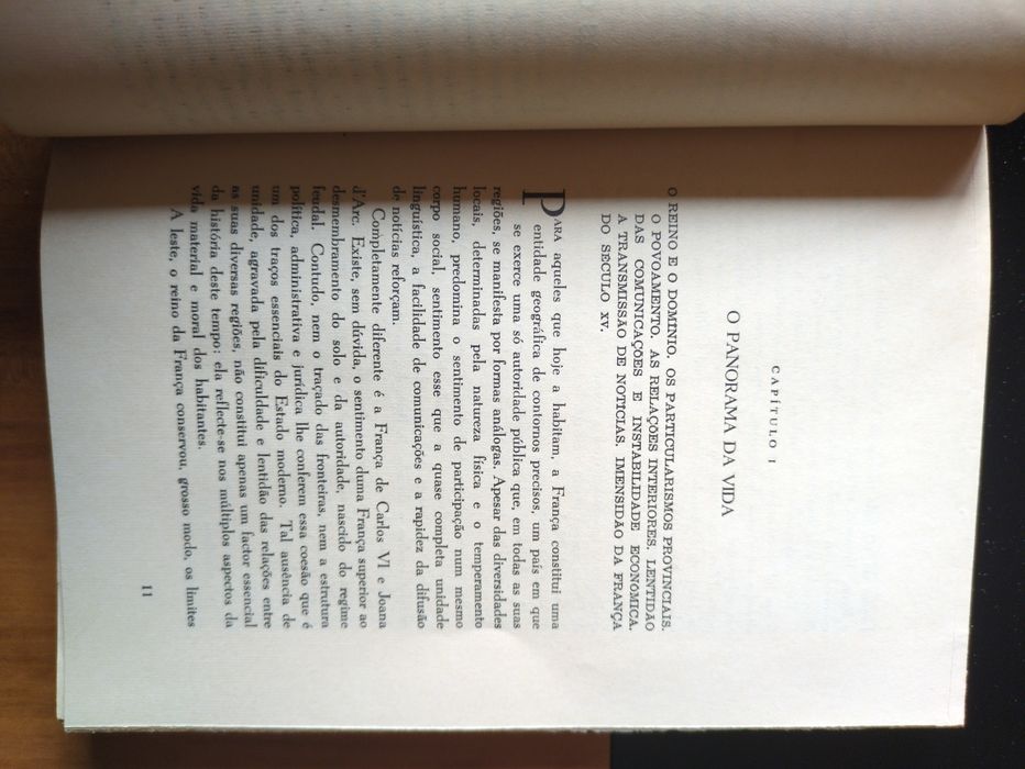 A Vida Quotidiana no tempo de Joana D'Arc de Marcelin Defourneaux