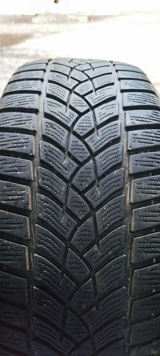 Opony Zimowe Goodyear 215/55 R17 98V 2018 4szt. Ultra Grip