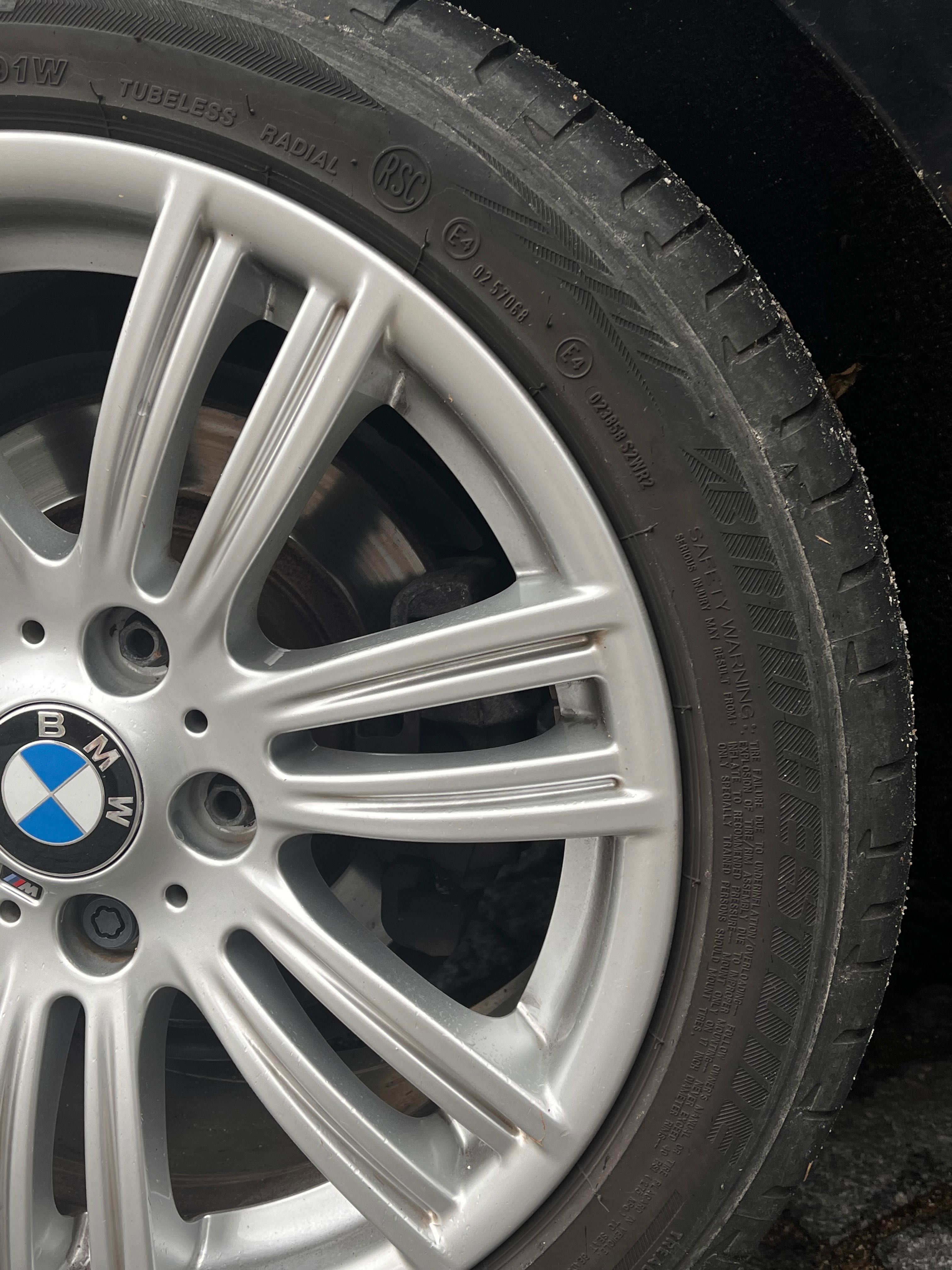 4 Jantes BMW 17 / Originais com pneus em bom estado