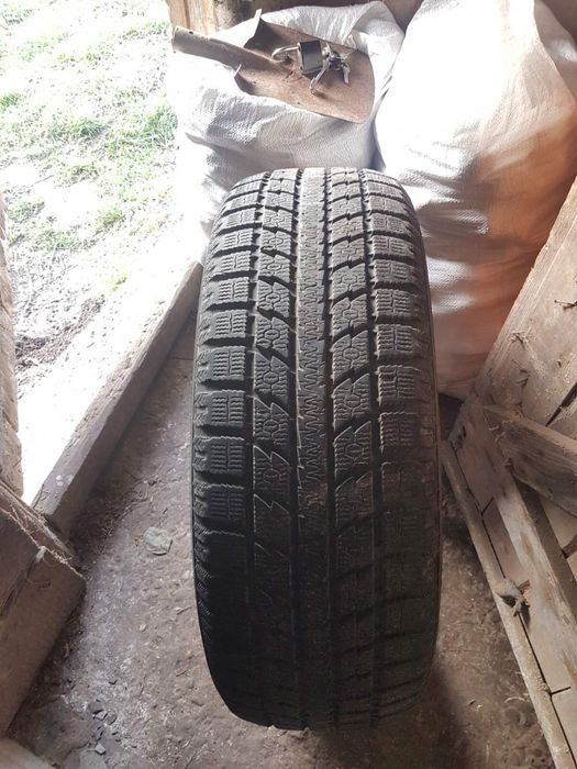 Toyo 3 шт зимові r20