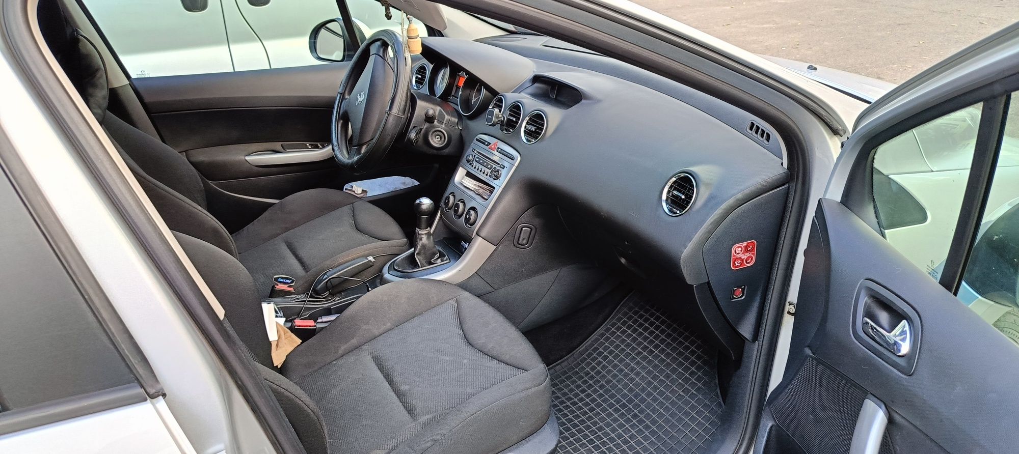 Peugeot 308 sw 2012 рік 1.6 hdi