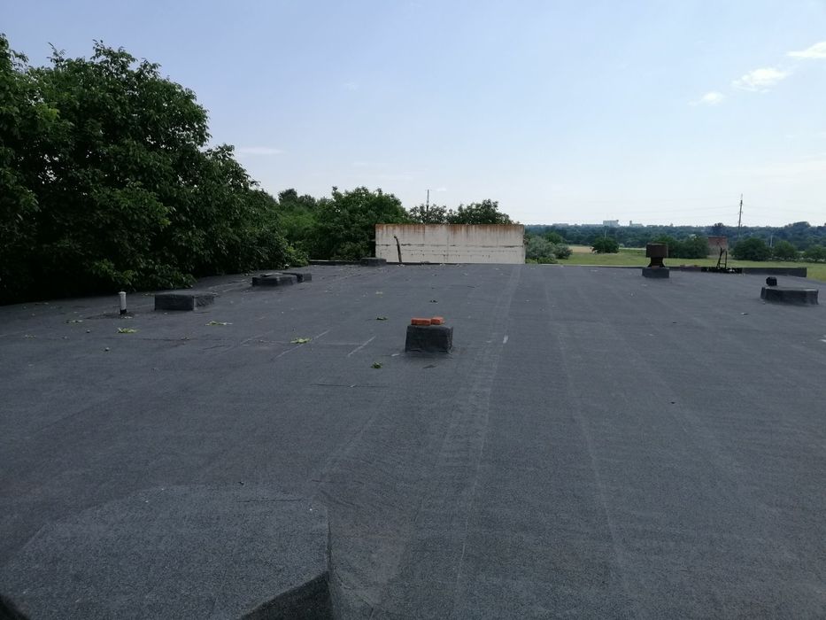 Продаж  оренда приміщенння під виробництво або склад.