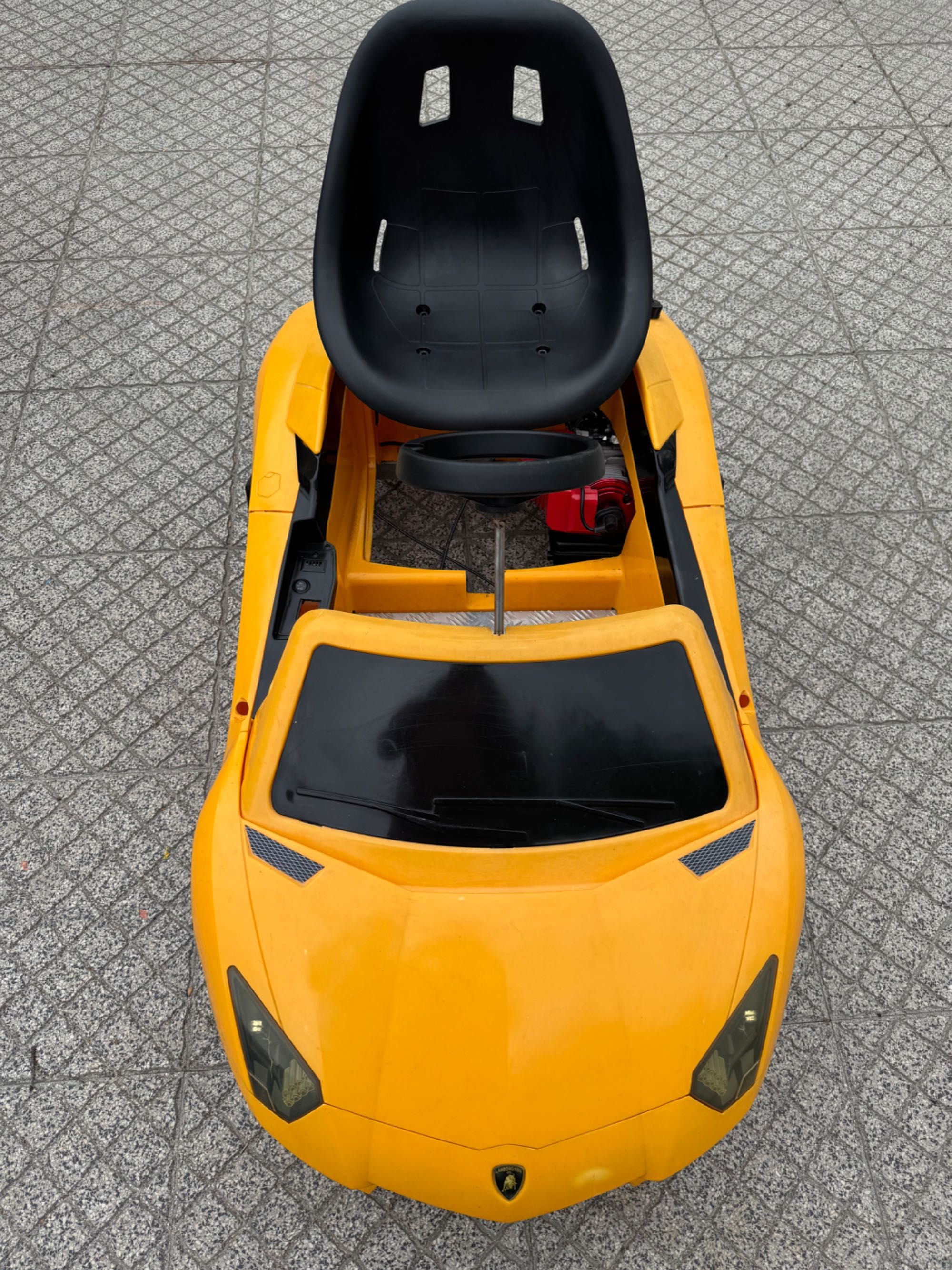 Carro Lamborghini criança com motor