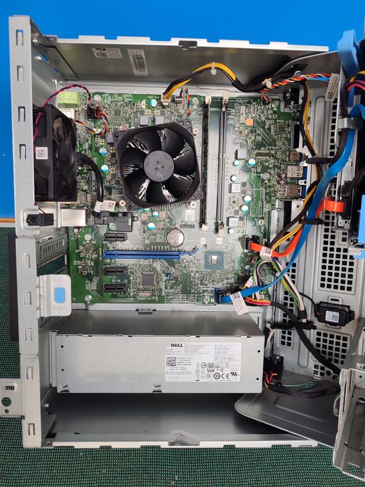 Dell OptiPlex 3040 SFF ( Intel Core i5-6500 3.2 GHz 4 GB DDR3/500 HDD